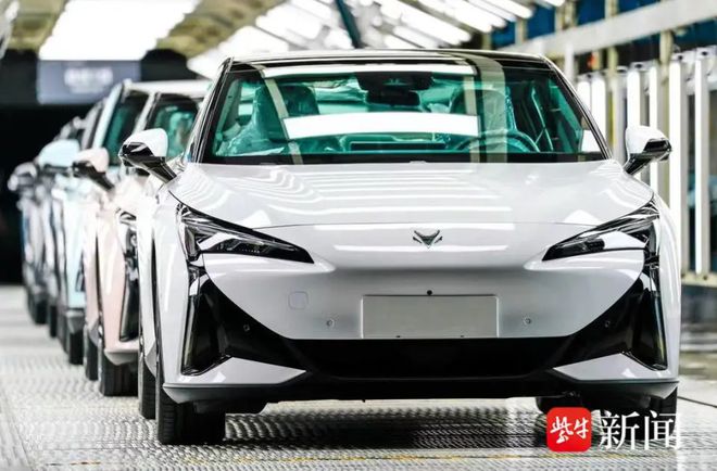 发展简史：造醋下面条兼职也造车j9九游会登录镇江的汽车工业(图24)