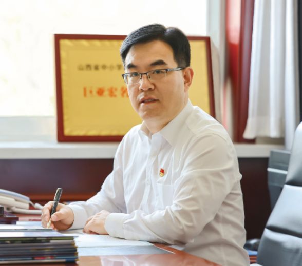 术中学书记巨亚宏被查一个优秀校长这样倒下j9九游会真人游戏第一警钟：左权县职业技(图3)
