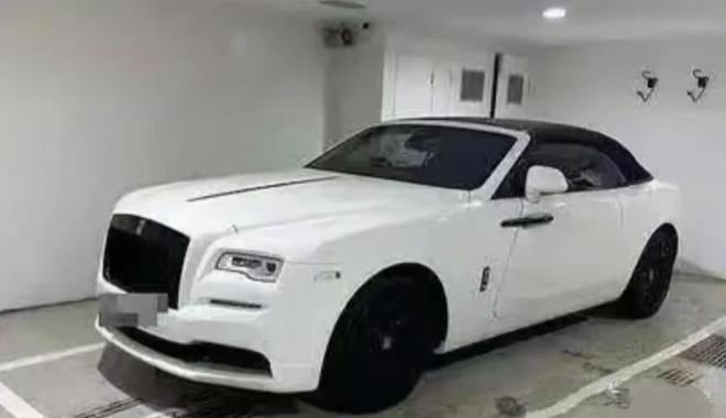 跑丢名牌鞋折返冷眼看受伤司机配文惹争议j9九游会网站入口杨兰兰车祸细节：弃车(图11)