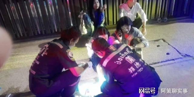 控爆炸 新年庆祝瞬间变成事故现场7人受伤J9真人游戏第一品牌50厘米巨型烟花失(图2)